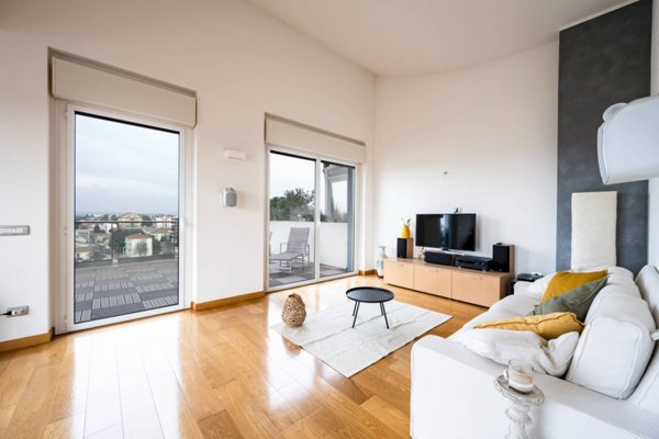 appartamento in vendita a Gallarate in zona Arnate