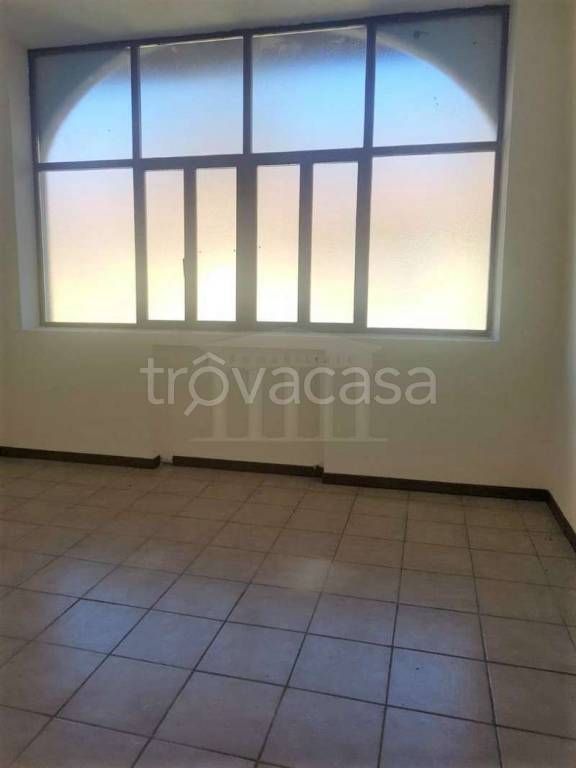 appartamento in vendita a Gallarate in zona Sciarè
