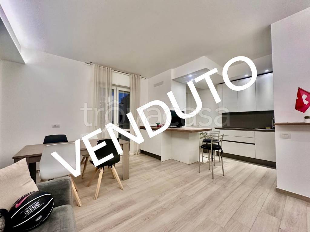 appartamento in vendita a Gallarate in zona Arnate