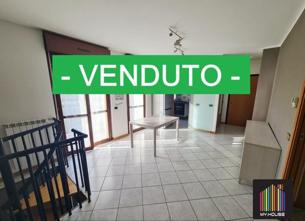 appartamento in vendita a Gallarate in zona Cascinetta