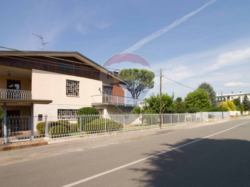 casa indipendente in vendita a Gallarate