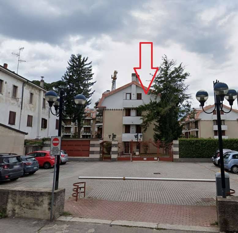appartamento in vendita a Gallarate in zona Sciarè