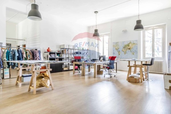 ufficio in vendita a Gallarate in zona Arnate
