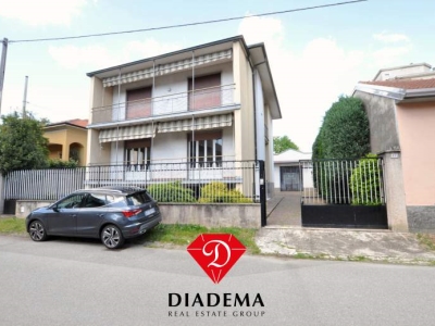 casa indipendente in vendita a Gallarate