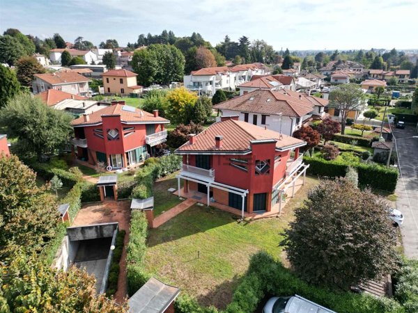 casa indipendente in vendita a Gallarate