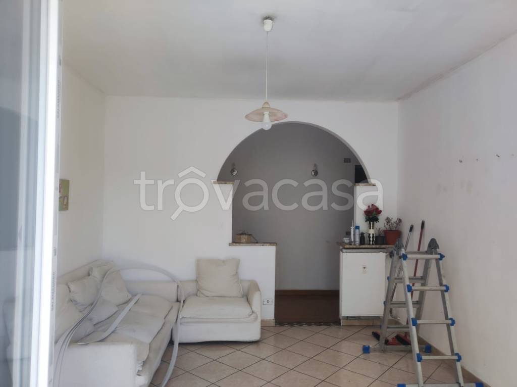 appartamento in vendita a Gallarate in zona Sciarè