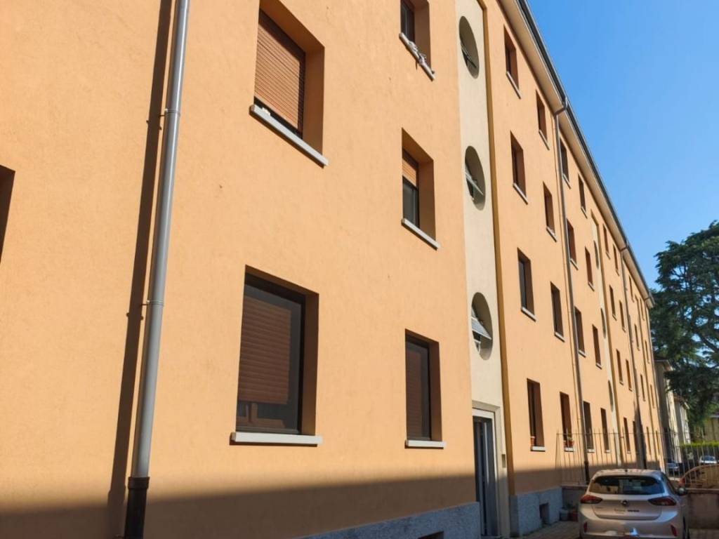 appartamento in vendita a Gallarate in zona Cascinetta
