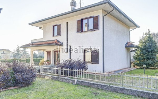casa indipendente in vendita a Gallarate
