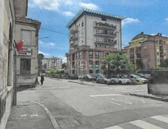 appartamento in vendita a Gallarate in zona Sciarè