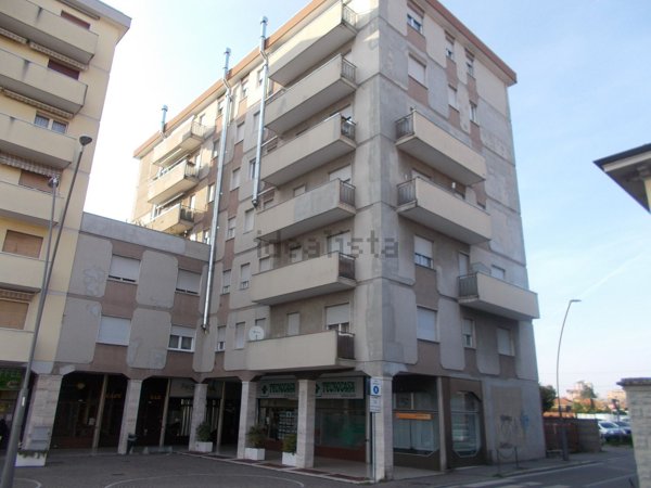appartamento in vendita a Gallarate in zona Arnate