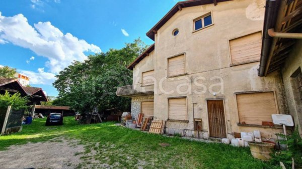 casa indipendente in vendita a Gallarate in zona Cascinetta