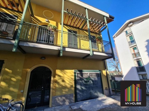 casa indipendente in vendita a Gallarate in zona Cascinetta