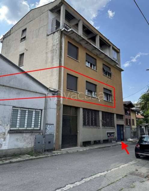 appartamento in vendita a Gallarate in zona Sciarè