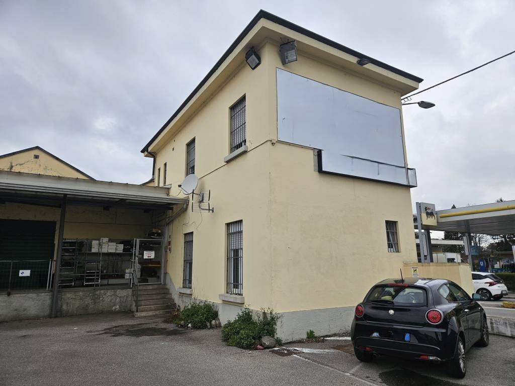 appartamento in vendita a Gallarate in zona Madonna in Campagna
