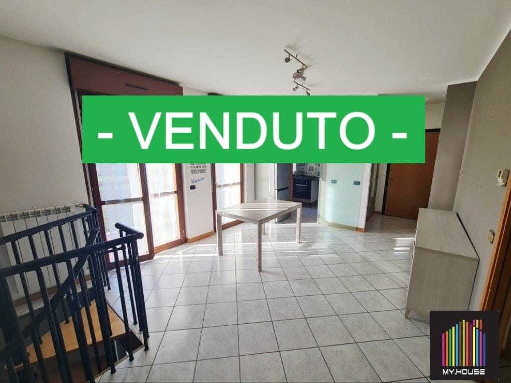 appartamento in vendita a Gallarate in zona Cascinetta