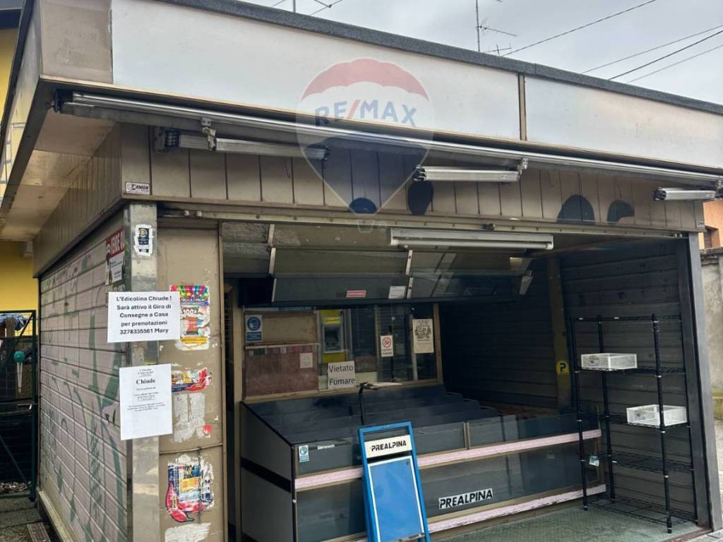 negozio in vendita a Gallarate in zona Sciarè