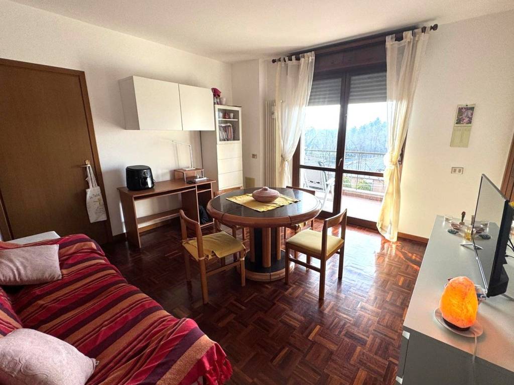 appartamento in vendita a Gallarate in zona Arnate