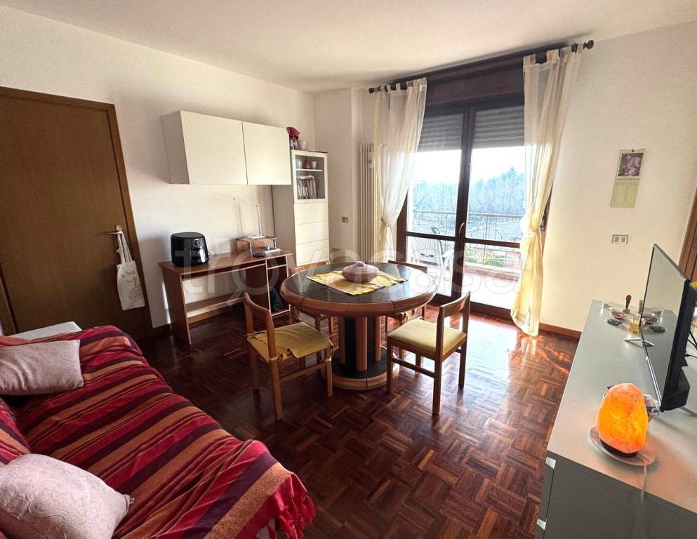 appartamento in vendita a Gallarate in zona Arnate