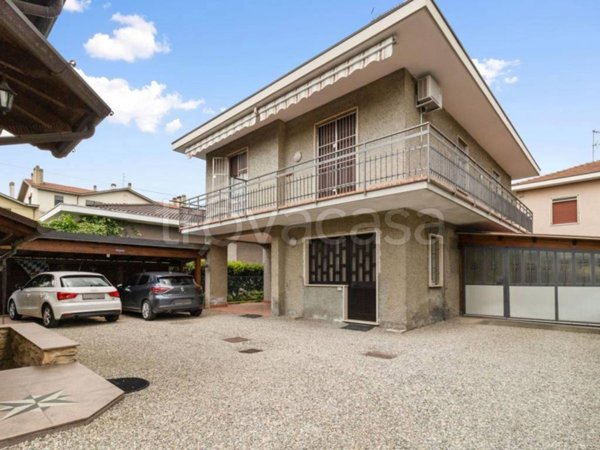 casa indipendente in vendita a Gallarate