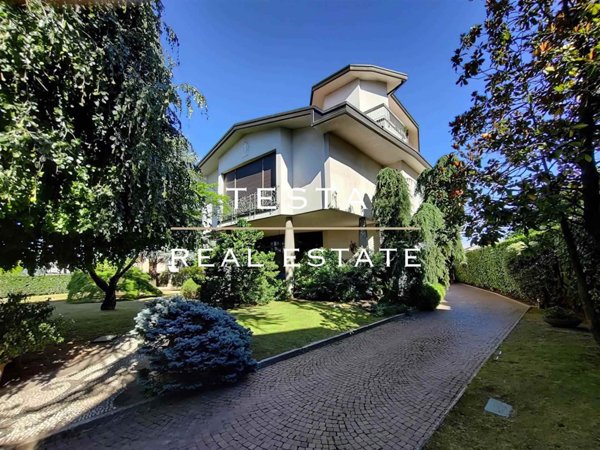 casa indipendente in vendita a Gallarate