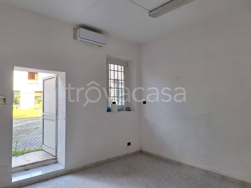 monolocale in vendita a Gallarate in zona Crenna