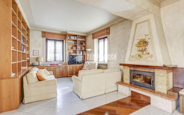 casa indipendente in vendita a Gallarate
