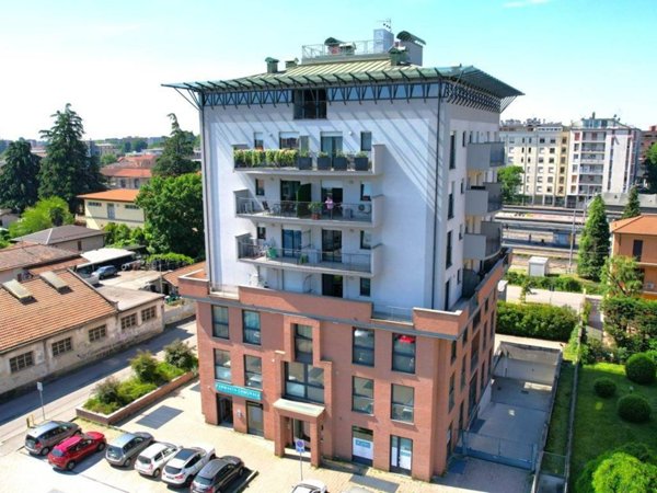 appartamento in vendita a Gallarate in zona Sciarè