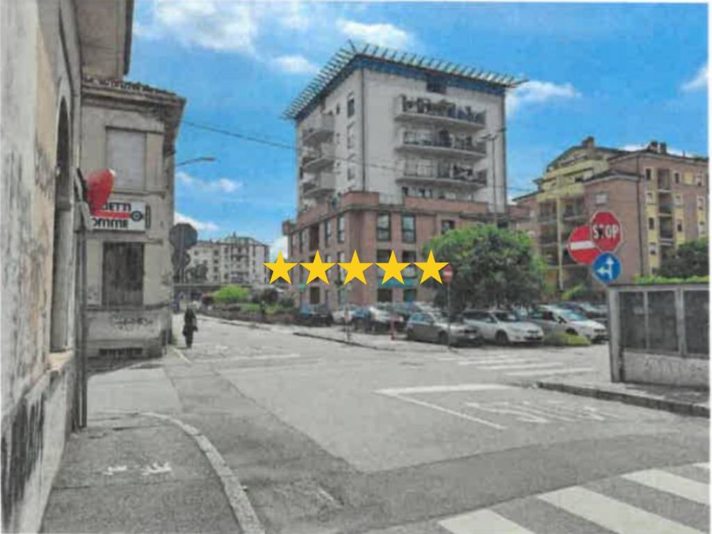 appartamento in vendita a Gallarate in zona Sciarè