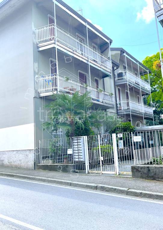 appartamento in vendita a Gallarate in zona Crenna
