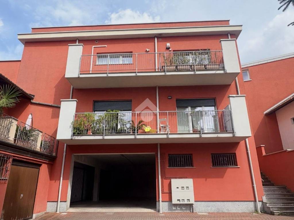 appartamento in vendita a Gallarate in zona Cascinetta