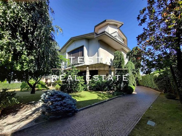 casa indipendente in vendita a Gallarate