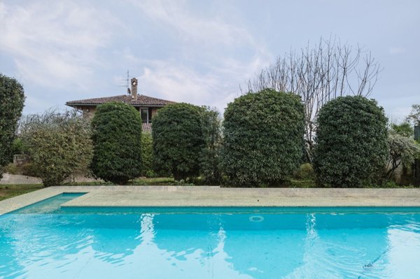 casa indipendente in vendita a Gallarate in zona Crenna