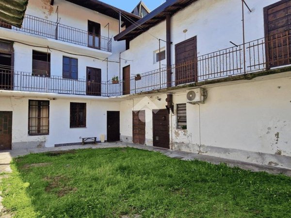 casa indipendente in vendita a Gallarate in zona Cascinetta