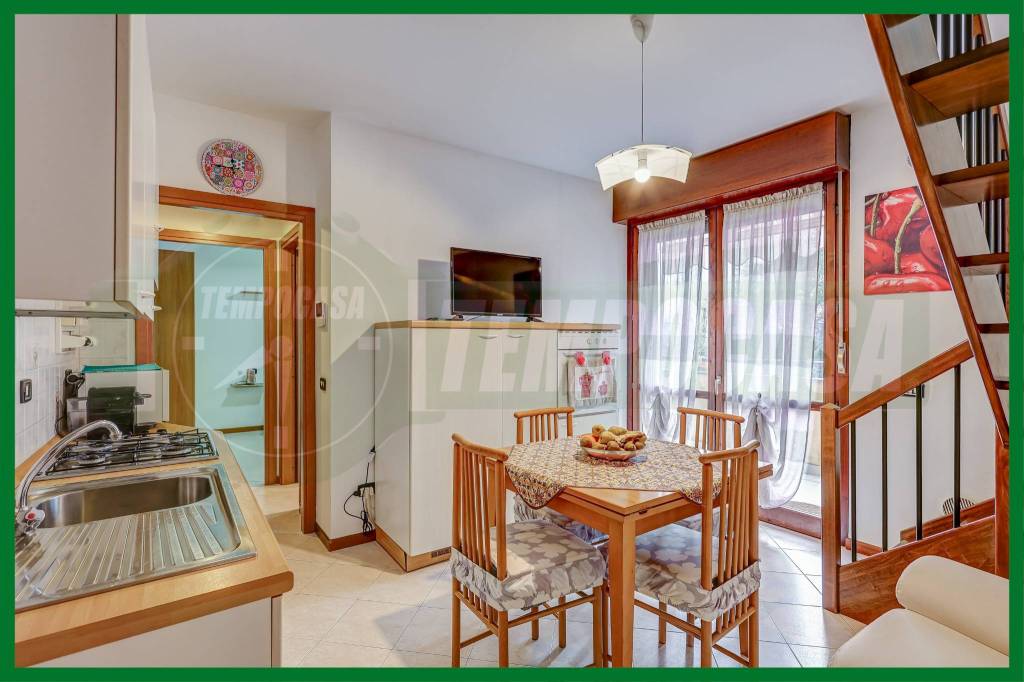 appartamento in vendita a Gallarate in zona Arnate