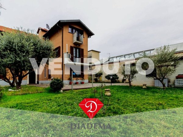 casa indipendente in vendita a Gallarate in zona Cascinetta