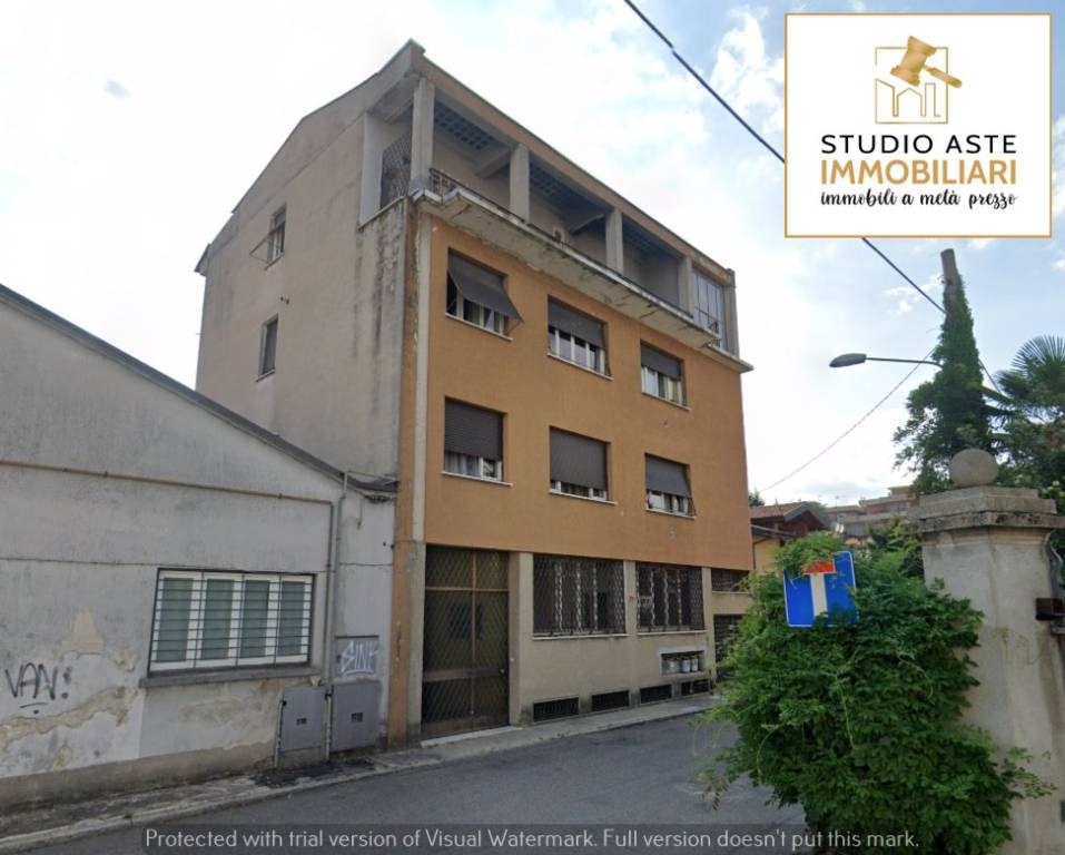 appartamento in vendita a Gallarate in zona Sciarè