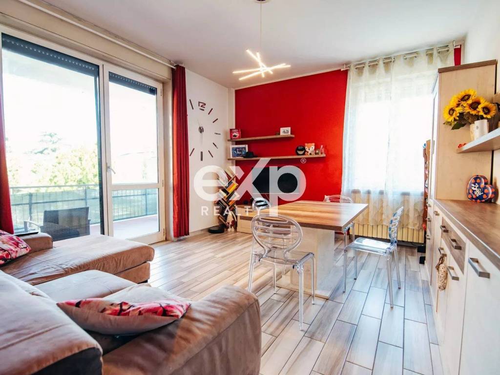 appartamento in vendita a Gallarate in zona Sciarè
