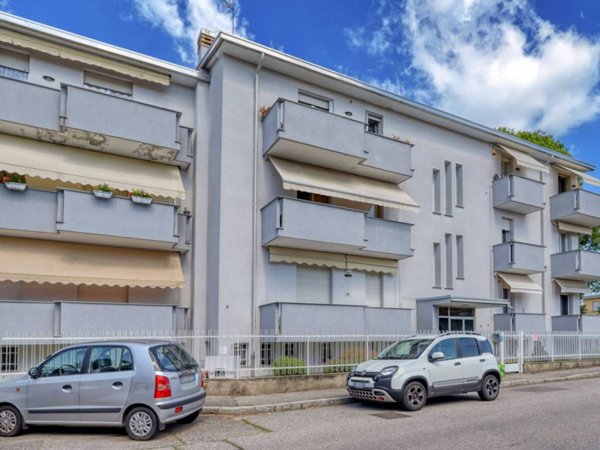 appartamento in vendita a Gallarate in zona Cascinetta
