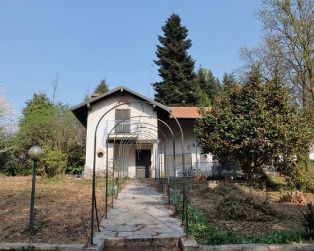 casa indipendente in vendita a Gallarate in zona Crenna