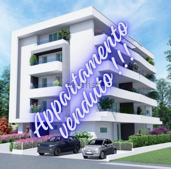 appartamento in vendita a Gallarate in zona Sciarè