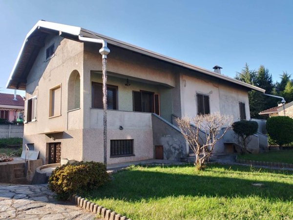 casa indipendente in vendita a Gallarate in zona Ronchi
