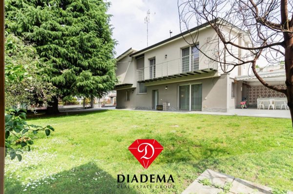 casa indipendente in vendita a Gallarate