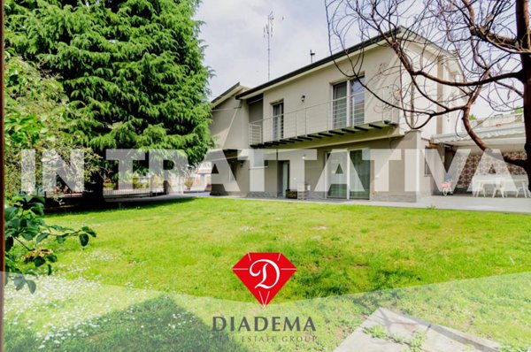 casa indipendente in vendita a Gallarate