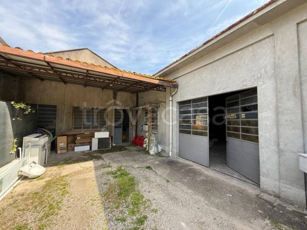 appartamento in vendita a Gallarate in zona Crenna