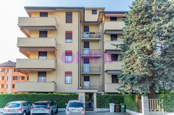 appartamento in vendita a Gallarate in zona Cascinetta