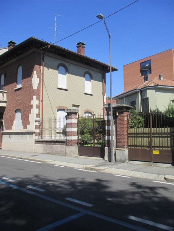 casa indipendente in vendita a Gallarate