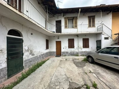 appartamento in vendita a Gallarate in zona Crenna