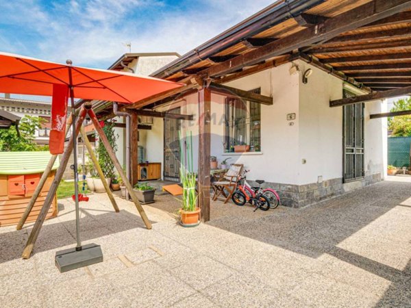 casa indipendente in vendita a Gallarate
