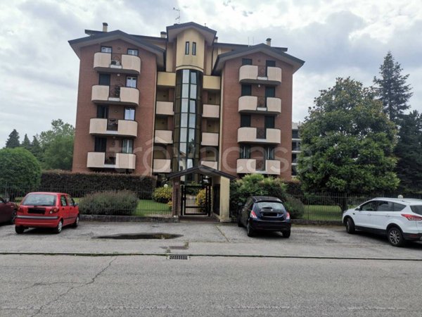 appartamento in vendita a Gallarate in zona Arnate