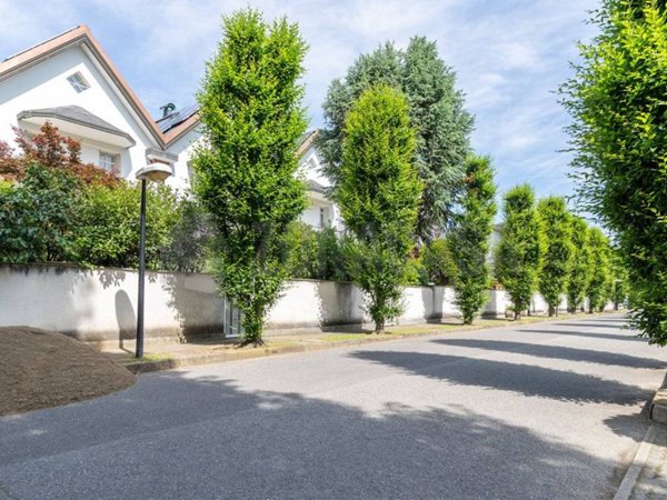 casa indipendente in vendita a Gallarate in zona Ronchi